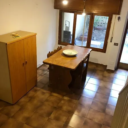 Villetta Con Gardino A